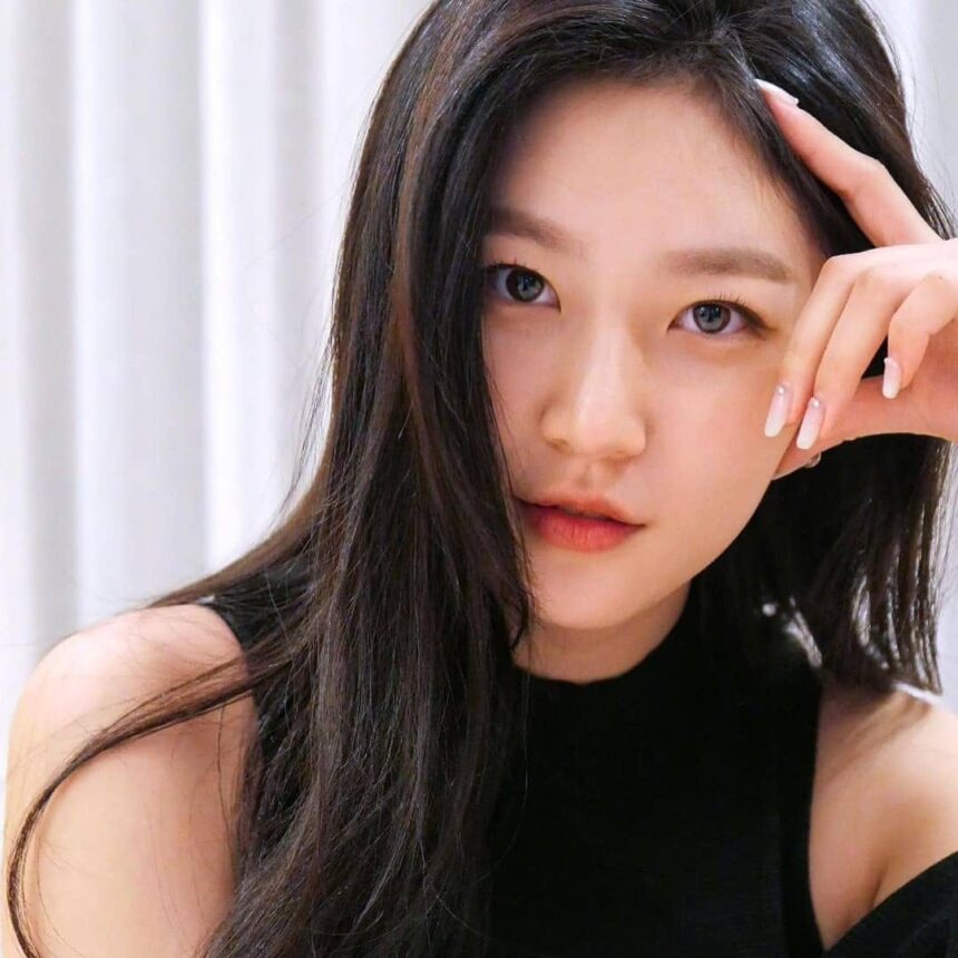 Kim Sae-ron latest news and updates, South Korean actress profile and career highlights.